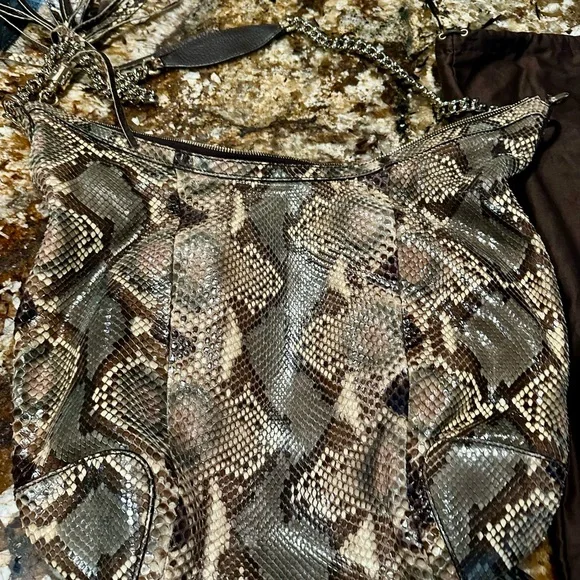 Gucci Python Pattern Shoulder Bag - Picture 5 of 7
